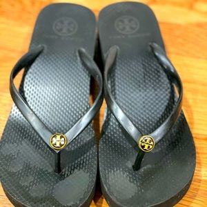 Tory flip flops used